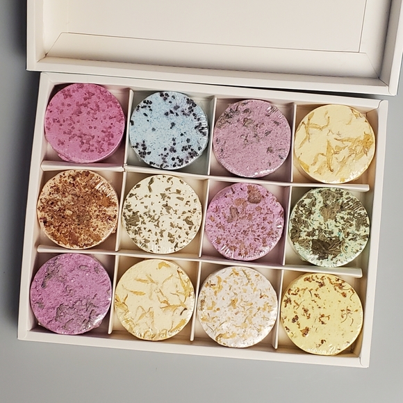 Floroma Set of 12 Aromatherapy Shower Bomb Fizzies - Picture 6 of 6